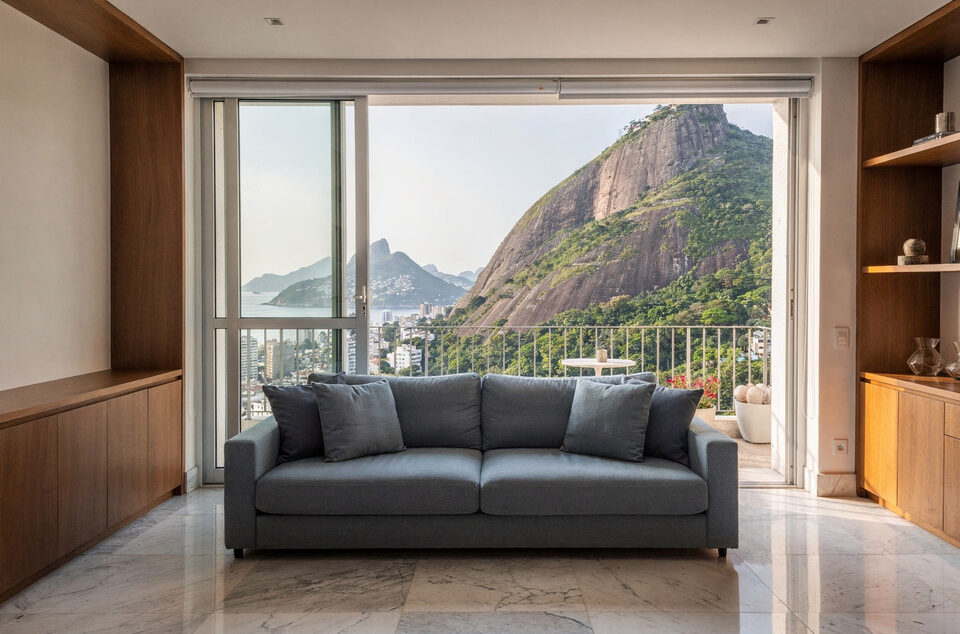 Cobertura duplex com piscina privativa no Leblon